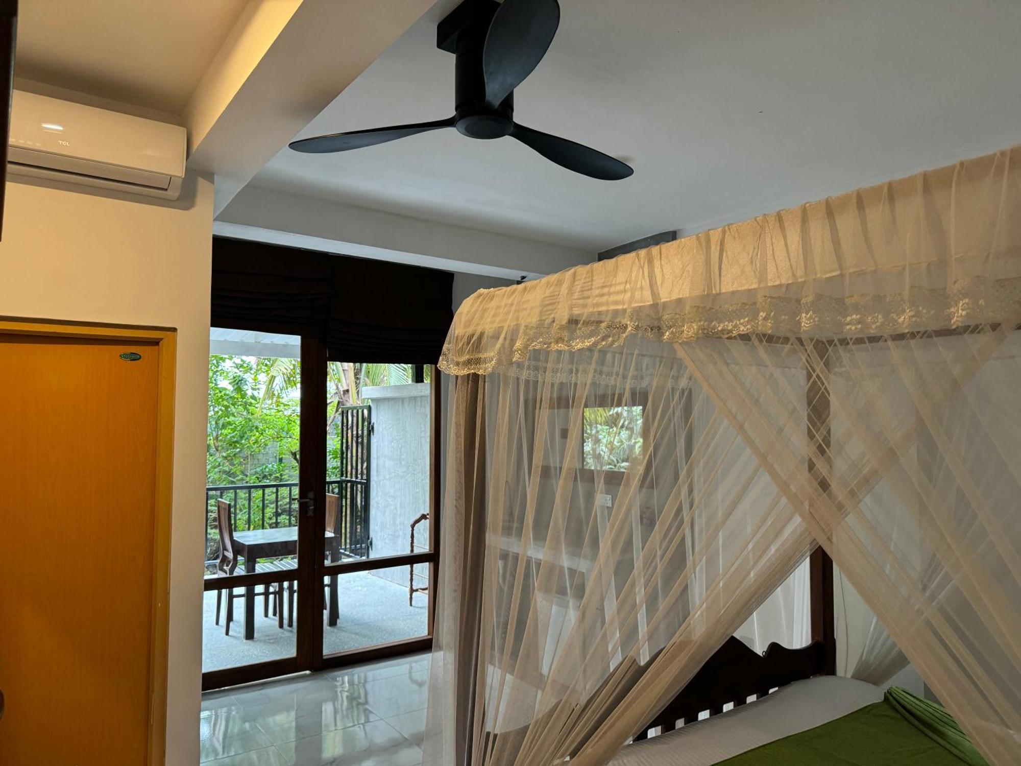 Brinkhouse Guesthouse , Unawatuna Beach Exterior photo