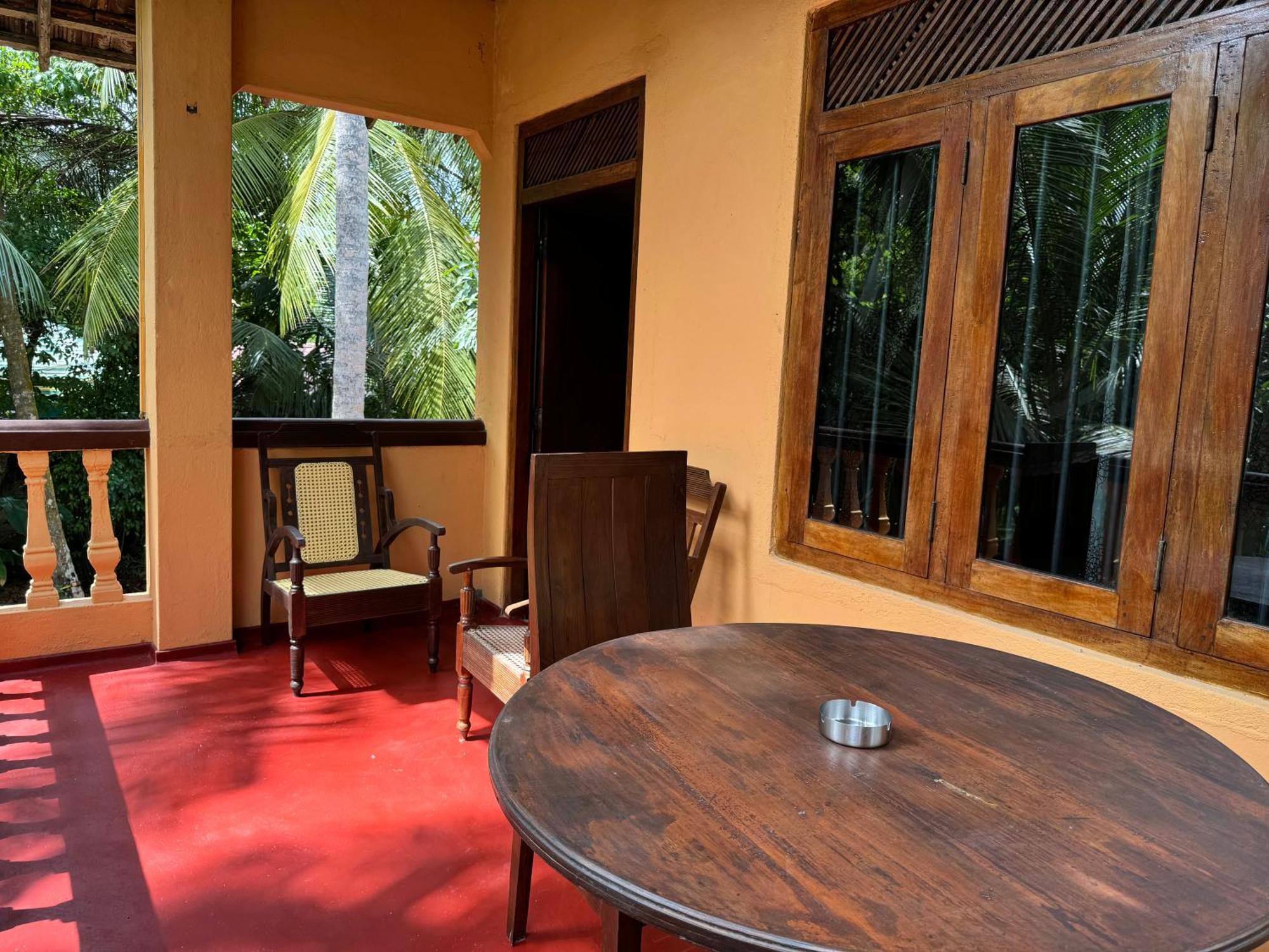 Brinkhouse Guesthouse , Unawatuna Beach Exterior photo