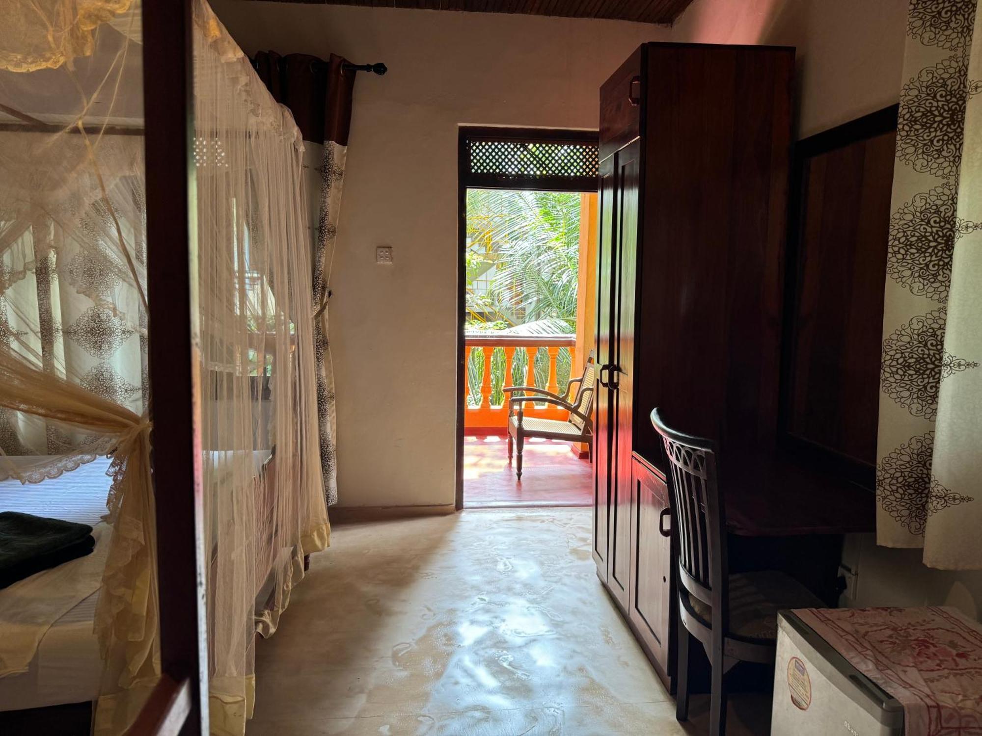Brinkhouse Guesthouse , Unawatuna Beach Exterior photo